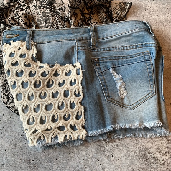 BONAGE DISTRESSED RARE PEACOCK LACE OVERLAY SHORTS - Picture 6 of 8